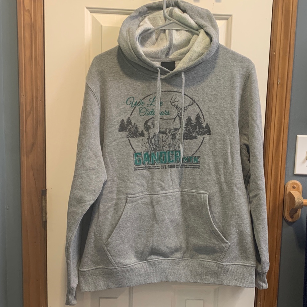 Gander Mountain Gray Hoodie with Graphic Design